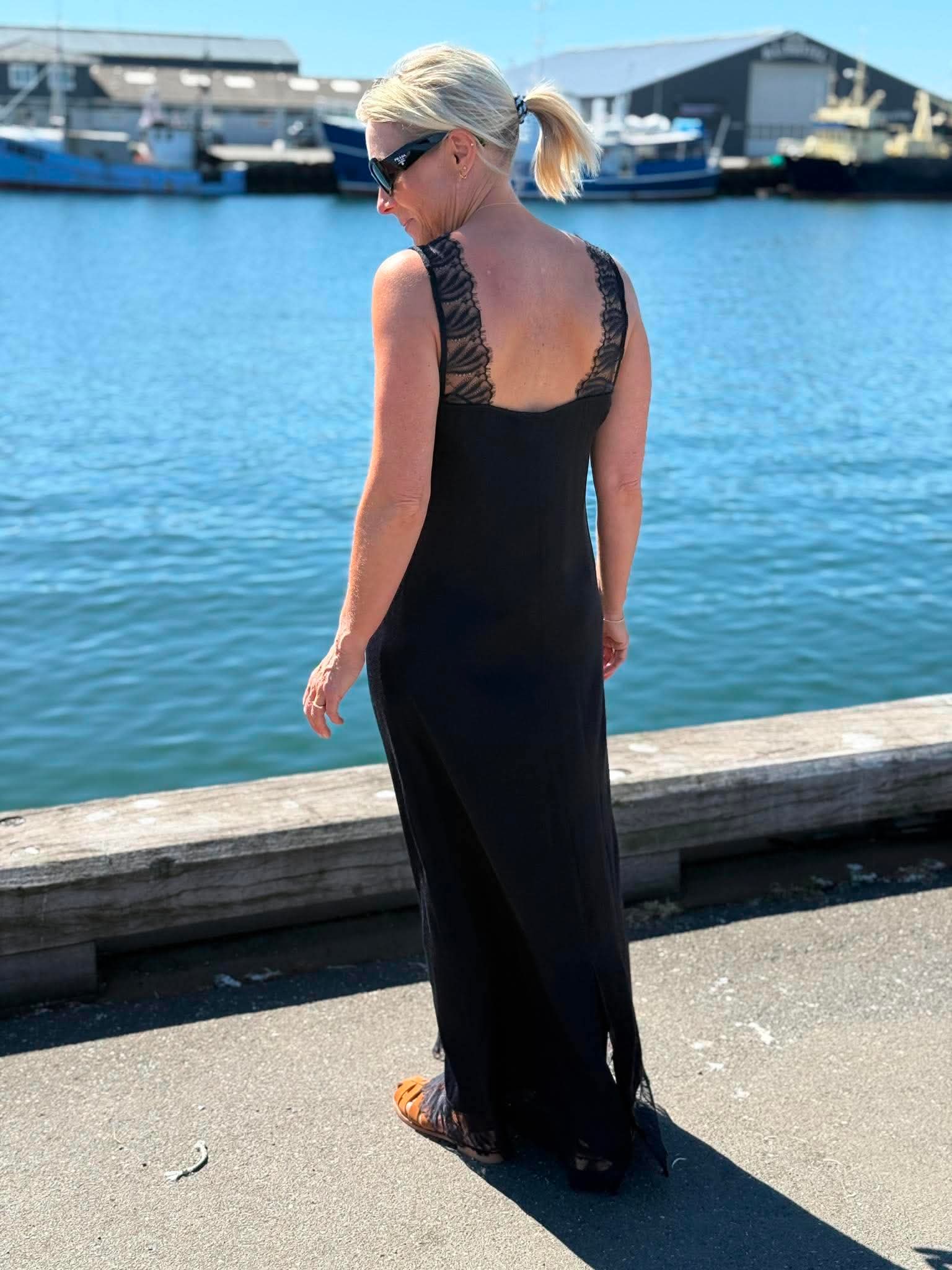 AWCLAIRE Midi Dress - Night Sky
